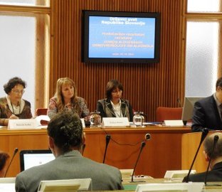 Odnos slovenskih osnovnošolcev do alkohola - Pasti odraščanja v alkoholni kulturi